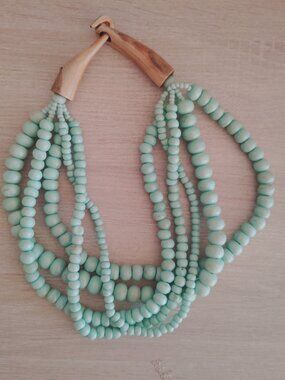 21 inch turquoise necklace, with wooden clasp